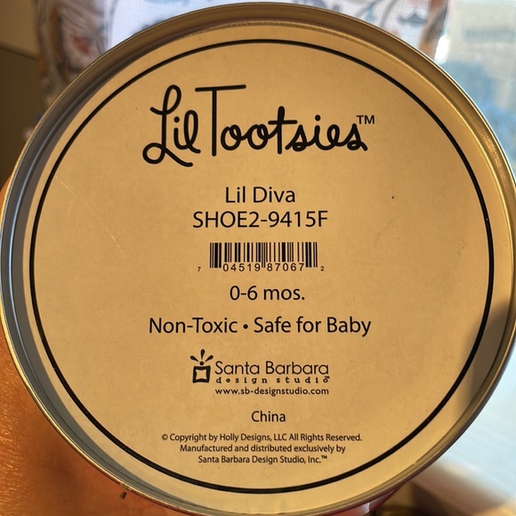 Lil Tootsies hand painted Lil Diva shoes 0-6months new in pail - Picture 3 of 9